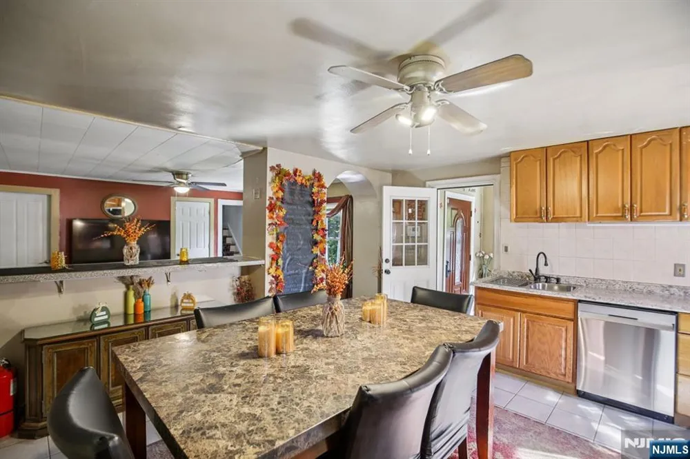 369 Queens Court Ridgewood, NJ 07450