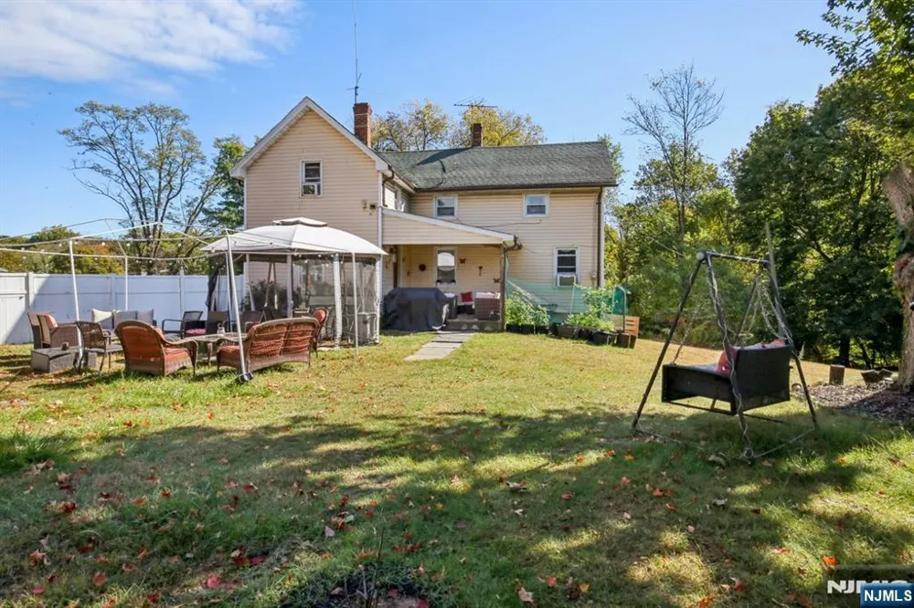 369 Queens Court Ridgewood, NJ 07450