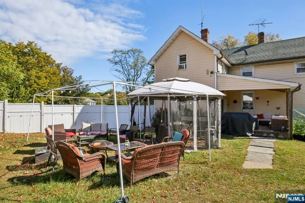 369 Queens Court Ridgewood, NJ 07450