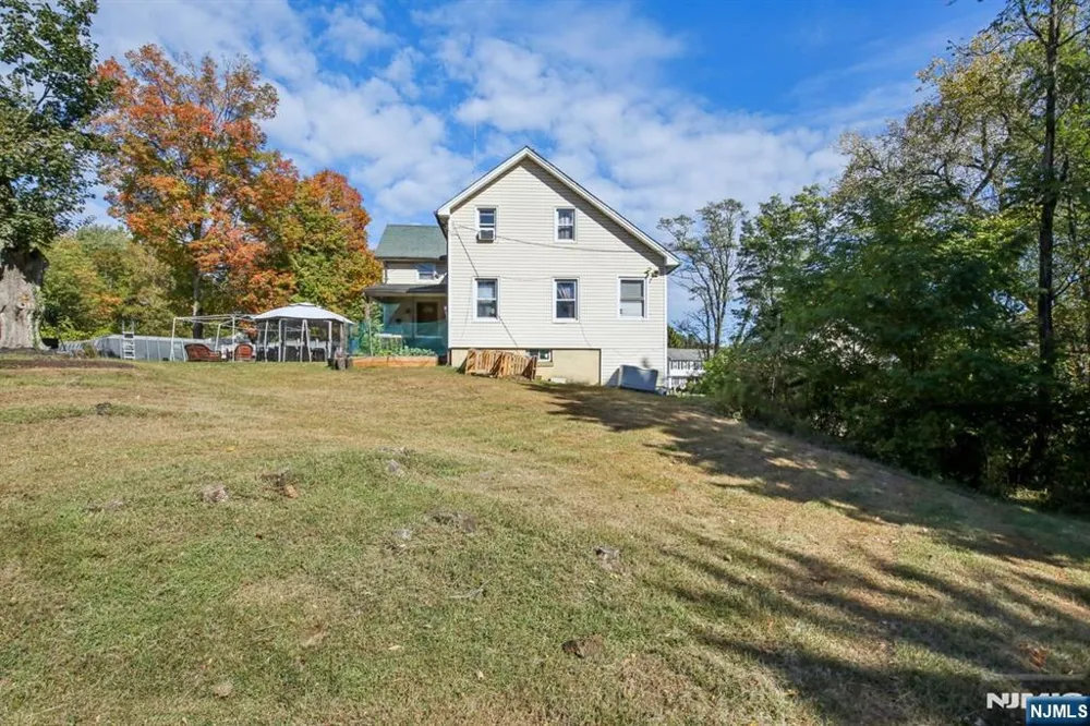 369 Queens Court Ridgewood, NJ 07450