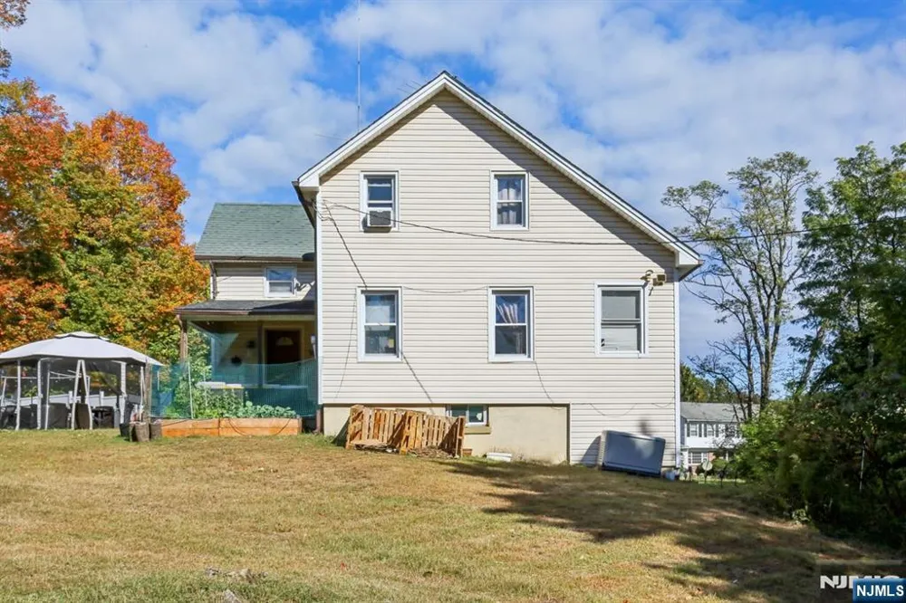 369 Queens Court Ridgewood, NJ 07450
