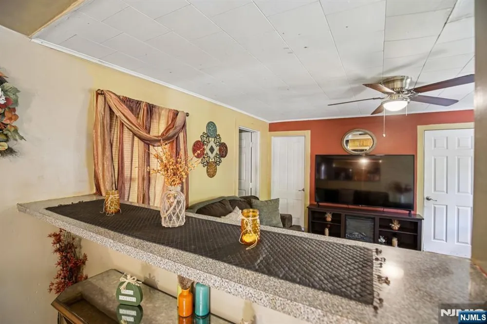 369 Queens Court Ridgewood, NJ 07450