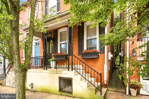 330 CHARLOTTE STREET