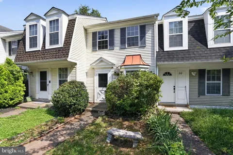 32 PALMER COURT