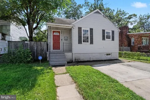 527 STEWART AVENUE
