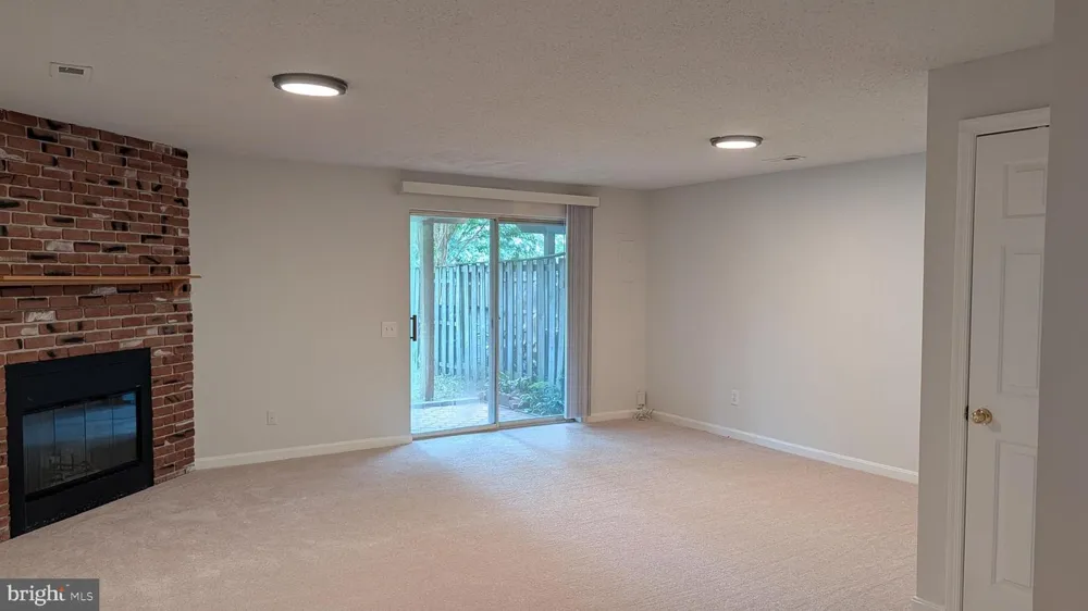 43543 PLANTATION TERRACE Ashburn, VA 20147