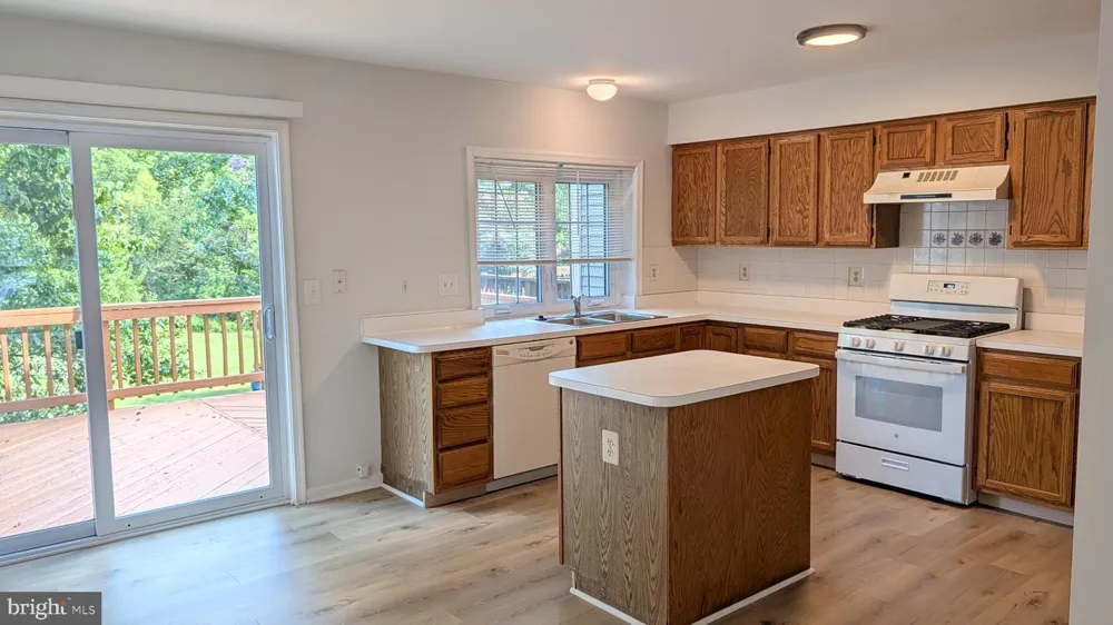43543 PLANTATION TERRACE Ashburn, VA 20147