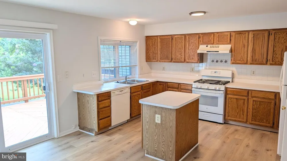43543 PLANTATION TERRACE Ashburn, VA 20147