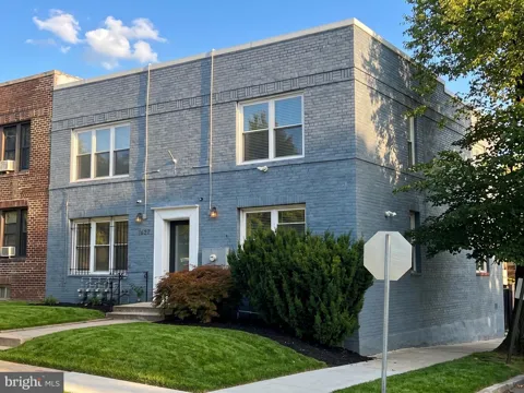 1627 HOLBROOK STREET NE #3