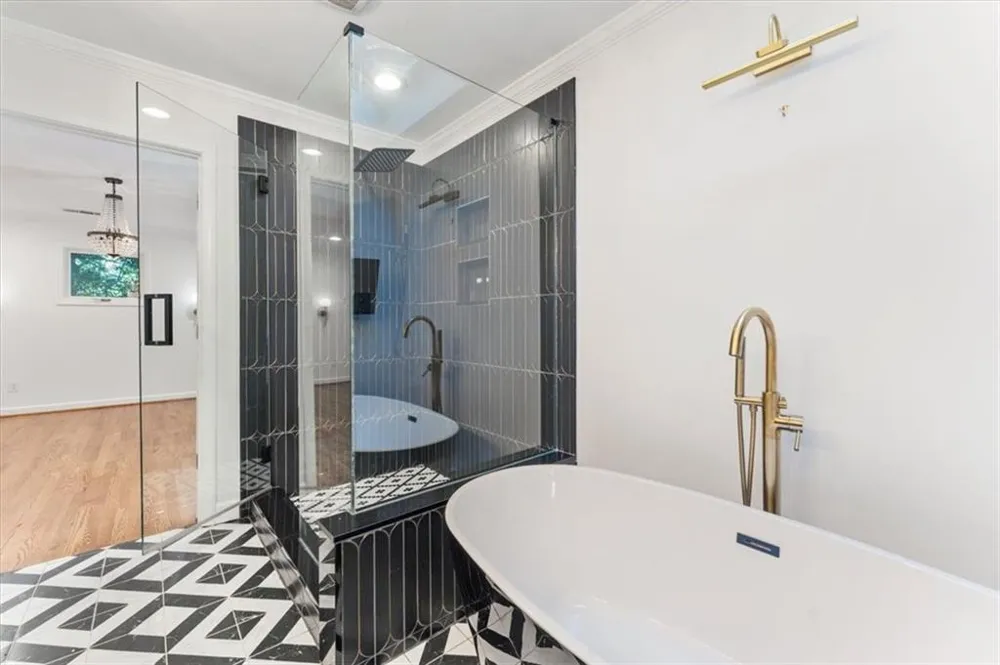 310 Clear Creek Court Roswell, GA 30076