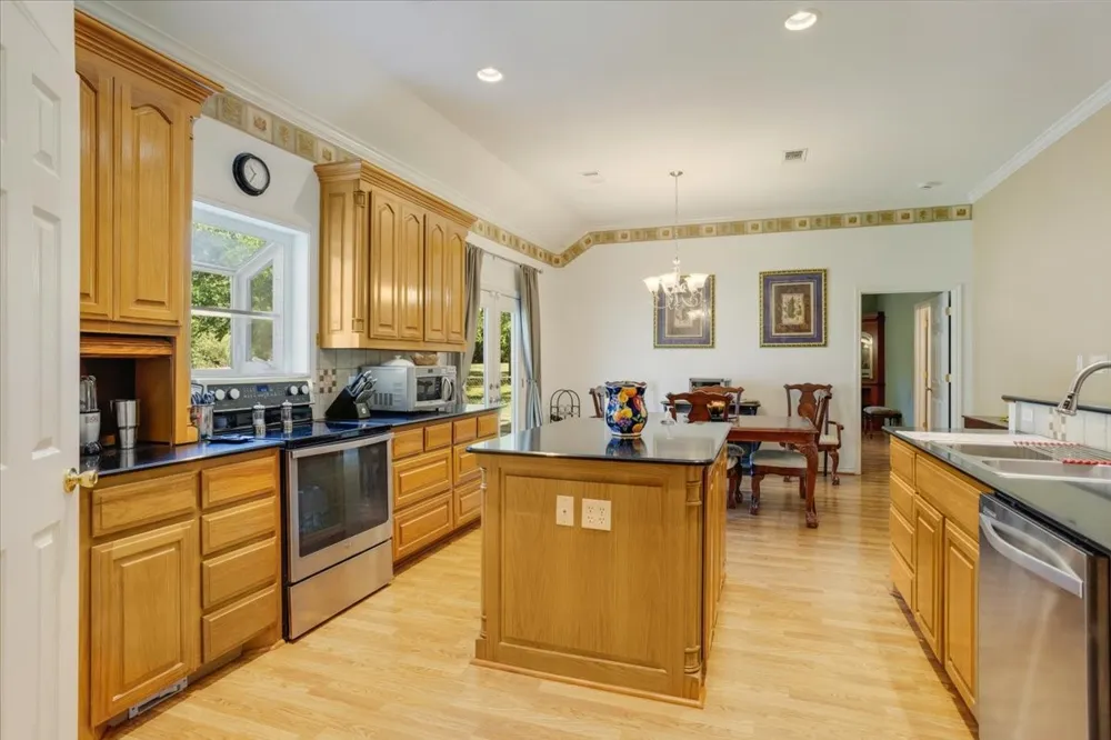 1091 Cedar Hills Drive Denison, TX 75021