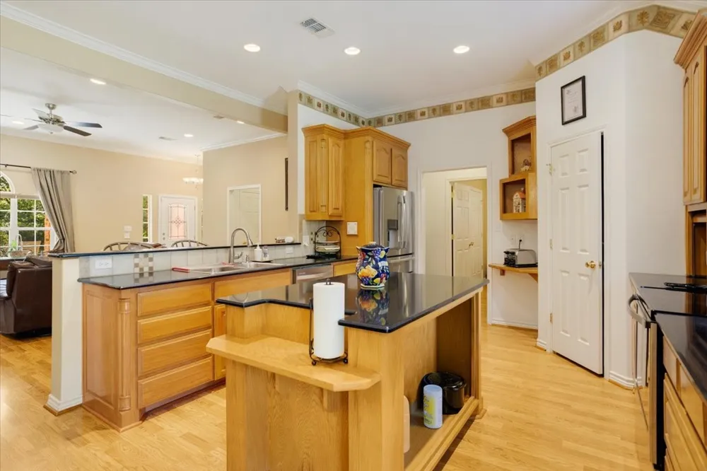 1091 Cedar Hills Drive Denison, TX 75021