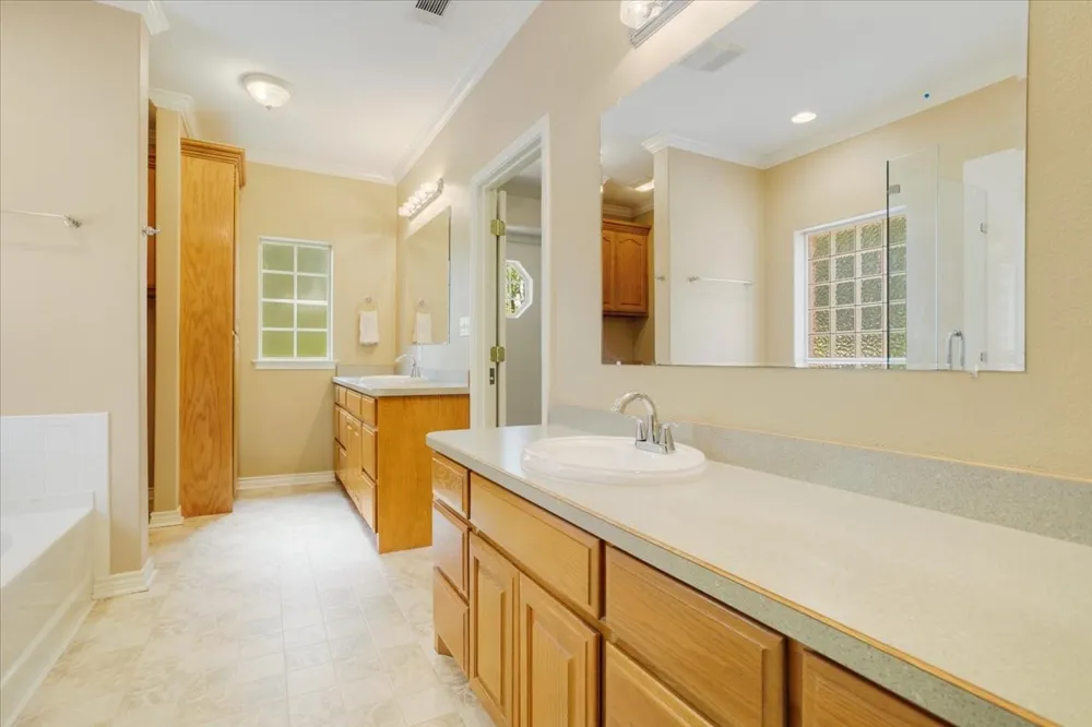 1091 Cedar Hills Drive Denison, TX 75021