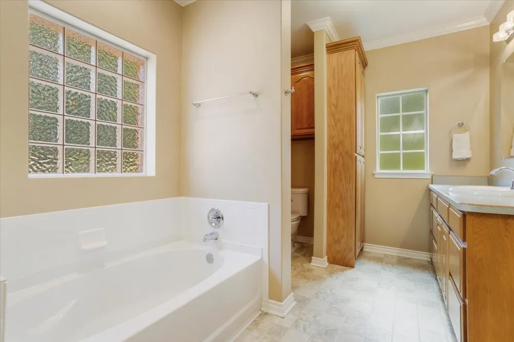 1091 Cedar Hills Drive Denison, TX 75021