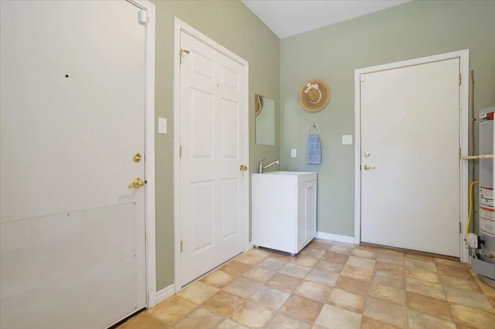 1091 Cedar Hills Drive Denison, TX 75021