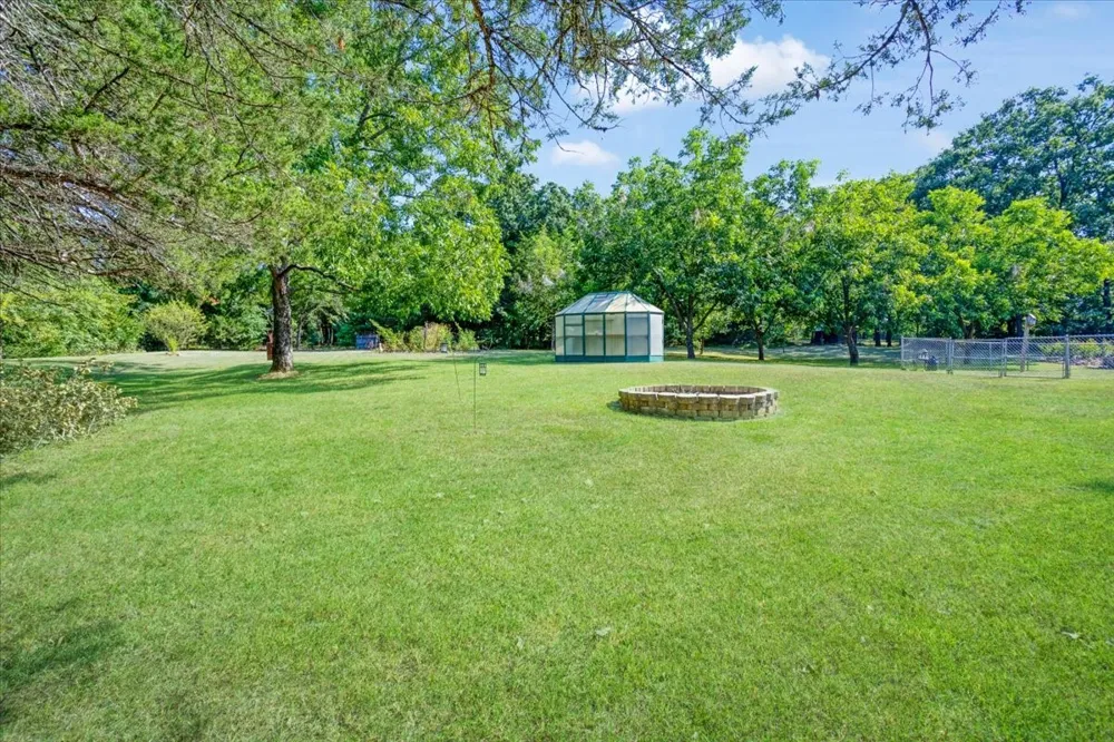 1091 Cedar Hills Drive Denison, TX 75021