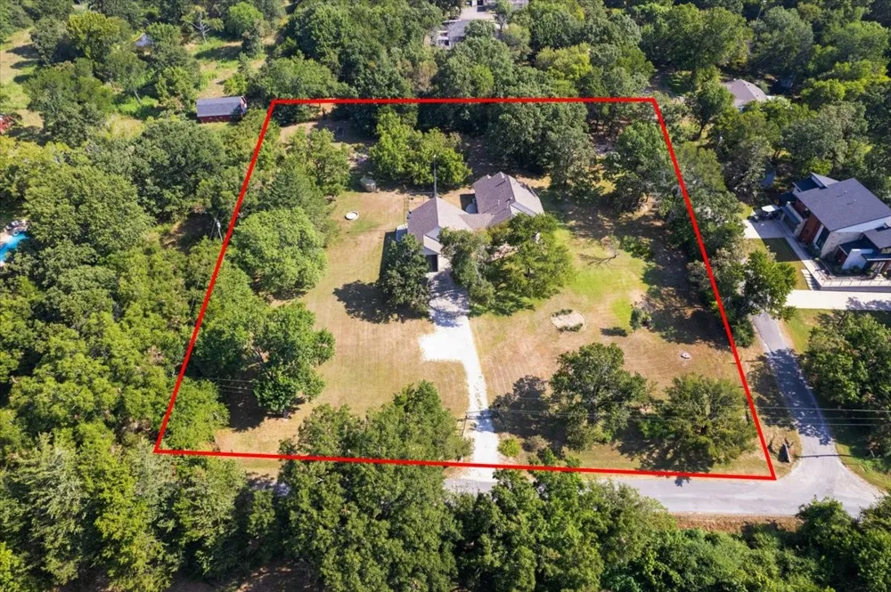 1091 Cedar Hills Drive Denison, TX 75021