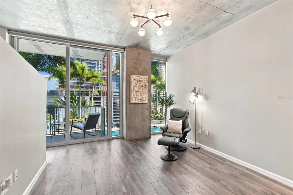 777 ASHLEY DRIVE #910 Tampa, FL 33602