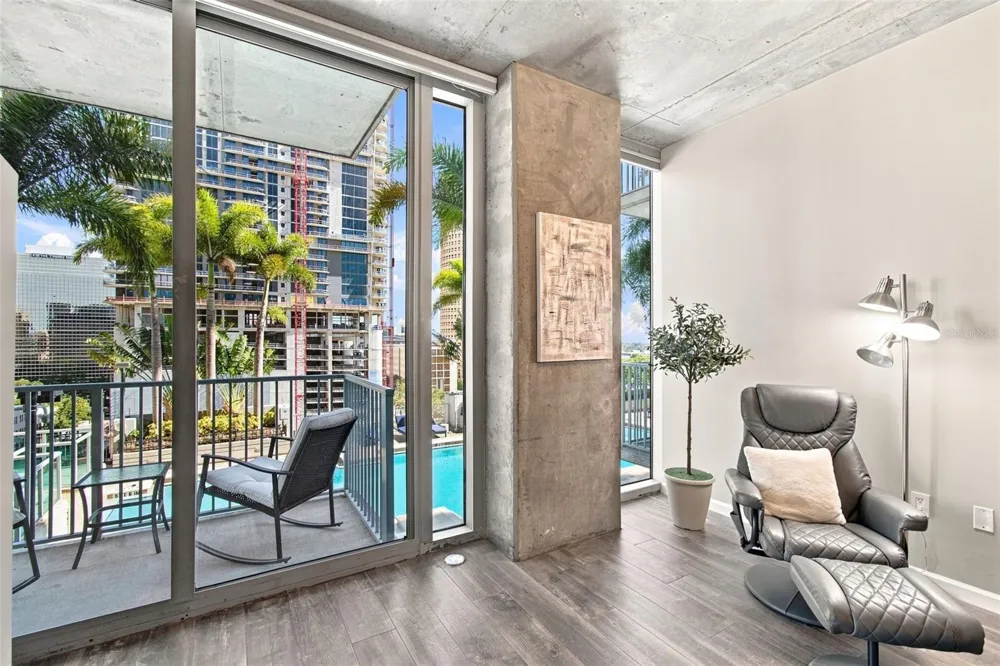 777 ASHLEY DRIVE #910 Tampa, FL 33602