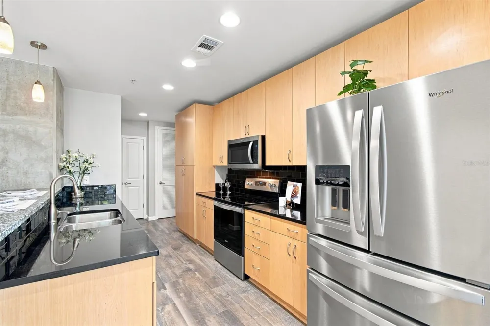 777 ASHLEY DRIVE #910 Tampa, FL 33602