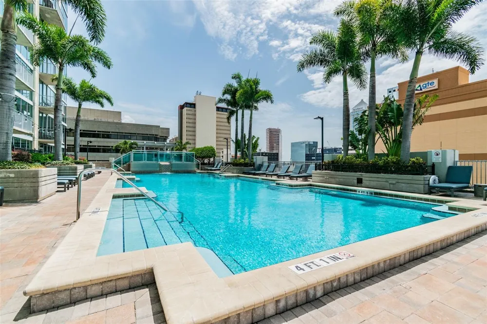 777 ASHLEY DRIVE #910 Tampa, FL 33602