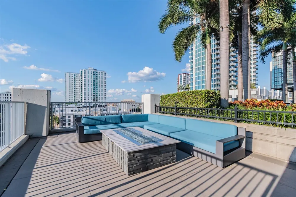777 ASHLEY DRIVE #910 Tampa, FL 33602
