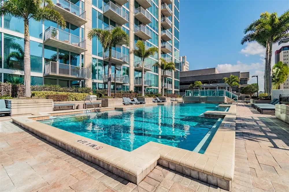 777 ASHLEY DRIVE #910 Tampa, FL 33602