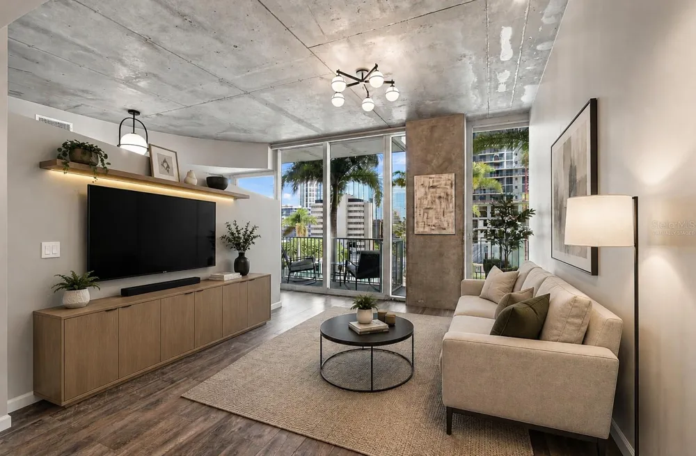 777 ASHLEY DRIVE #910 Tampa, FL 33602
