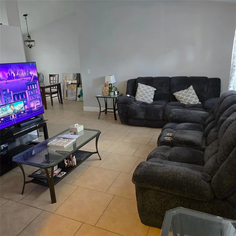 108 CHRIS COURT Davenport, FL 33896