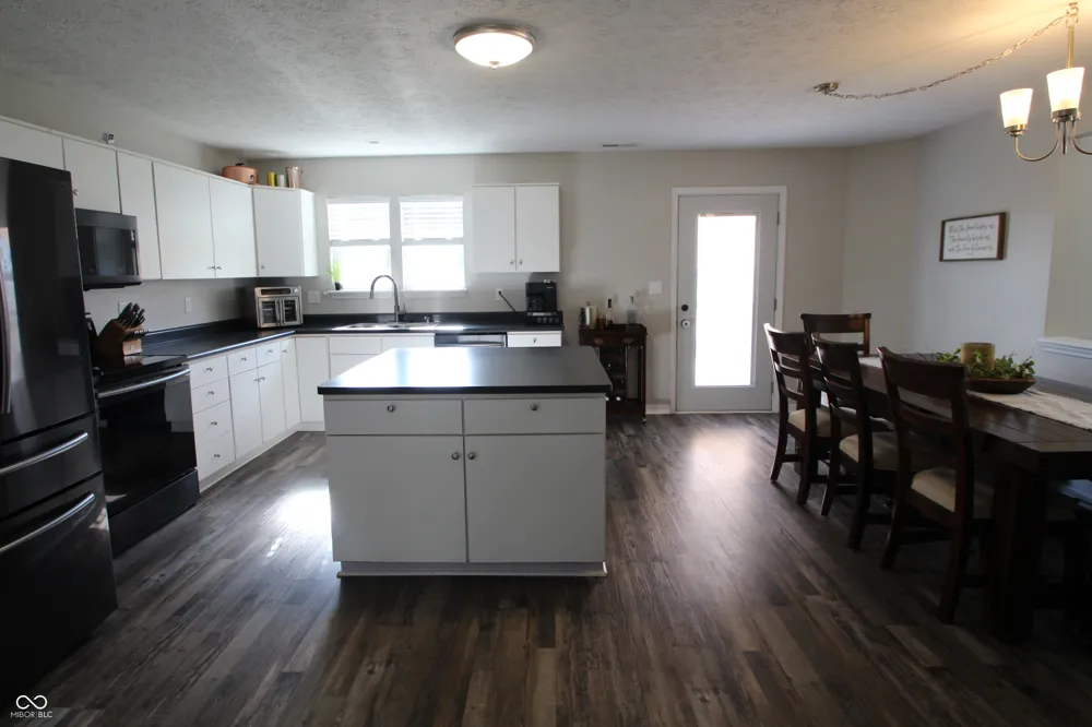 4154 Taunton Court Plainfield, IN 46168