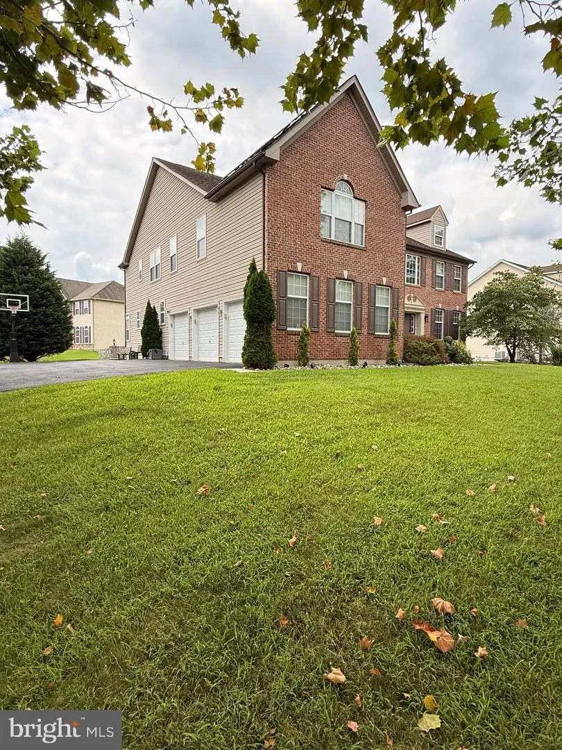 213 REMI DRIVE New Castle, DE 19720