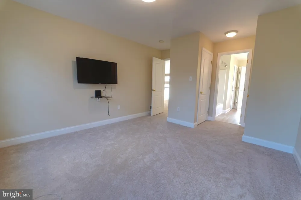 213 REMI DRIVE New Castle, DE 19720