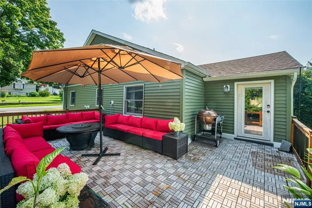48 Lakeside Avenue Hardyston, NJ 07460