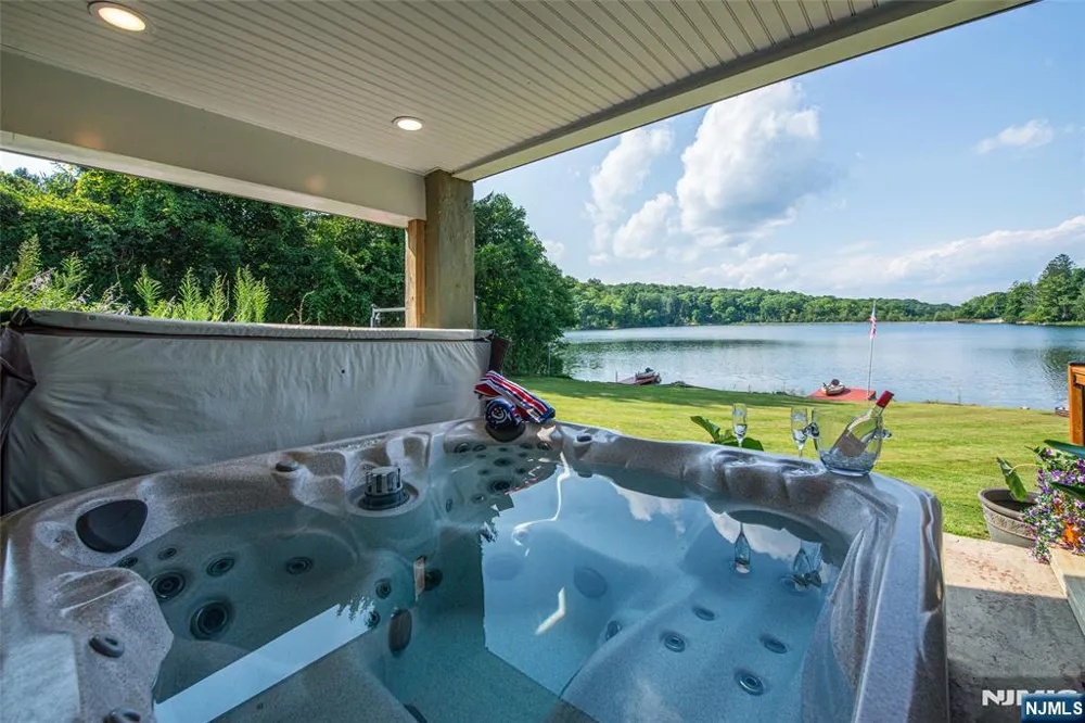 48 Lakeside Avenue Hardyston, NJ 07460
