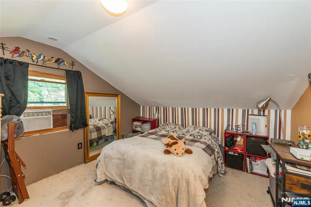 48 Lakeside Avenue Hardyston, NJ 07460