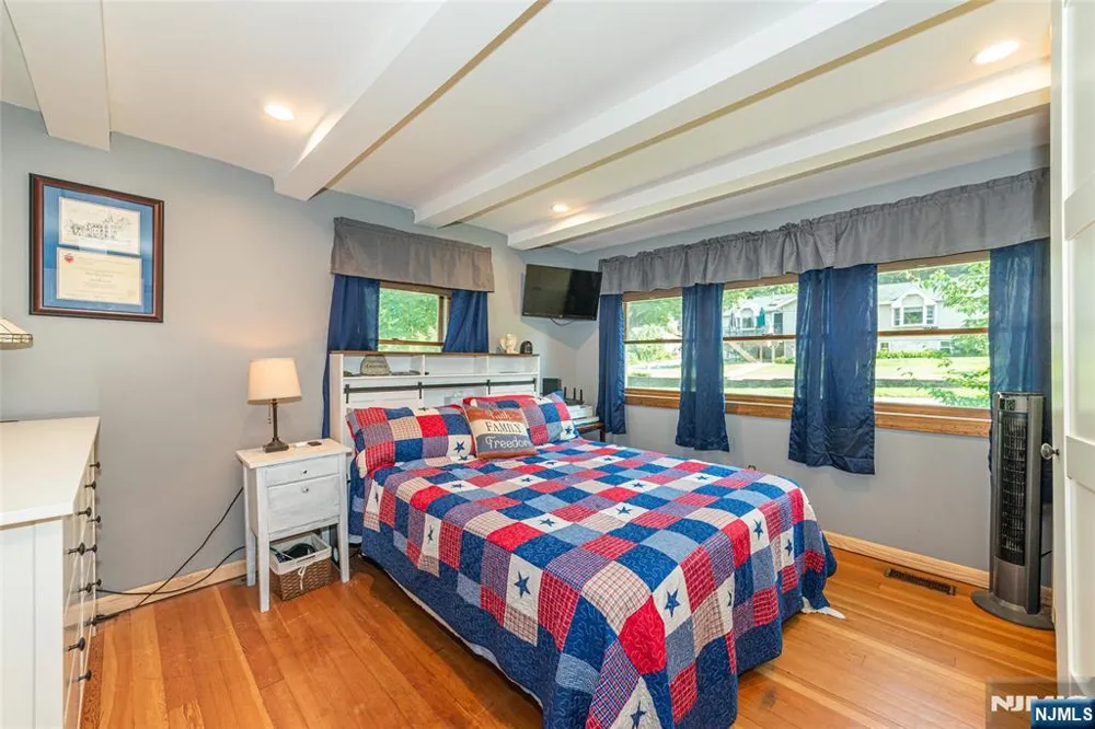 48 Lakeside Avenue Hardyston, NJ 07460
