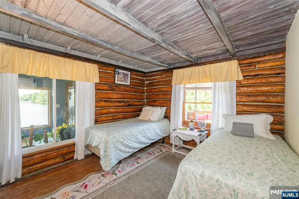 48 Lakeside Avenue Hardyston, NJ 07460