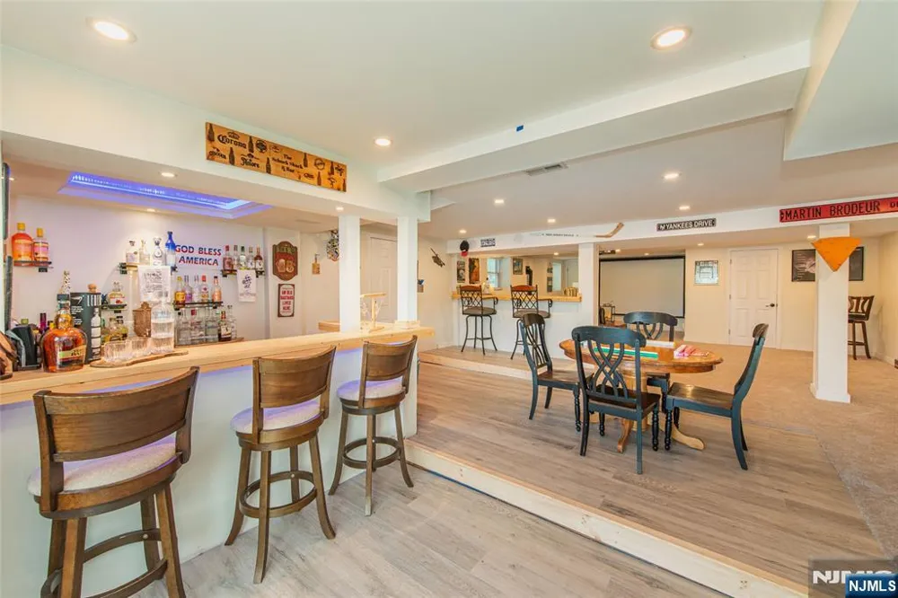 48 Lakeside Avenue Hardyston, NJ 07460