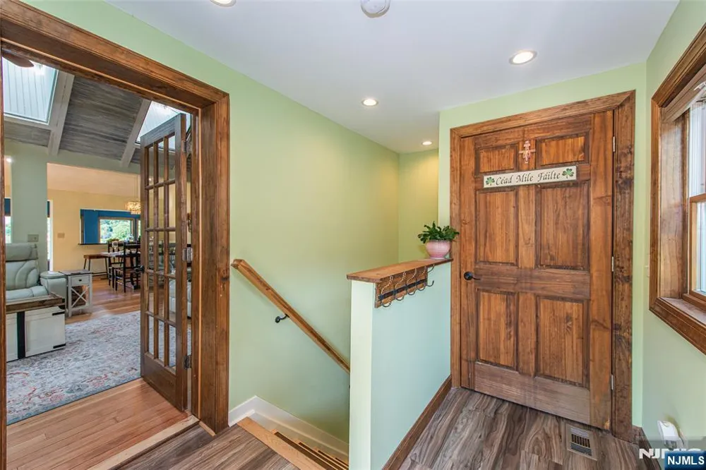 48 Lakeside Avenue Hardyston, NJ 07460
