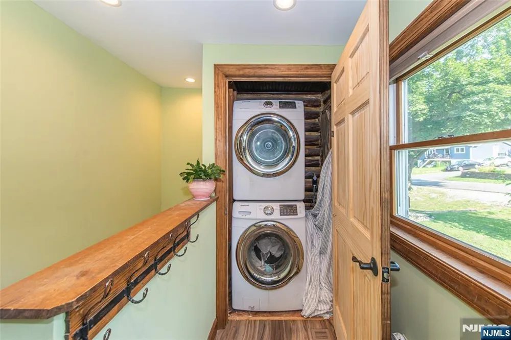 48 Lakeside Avenue Hardyston, NJ 07460