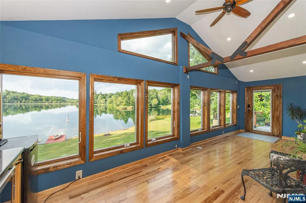 48 Lakeside Avenue Hardyston, NJ 07460