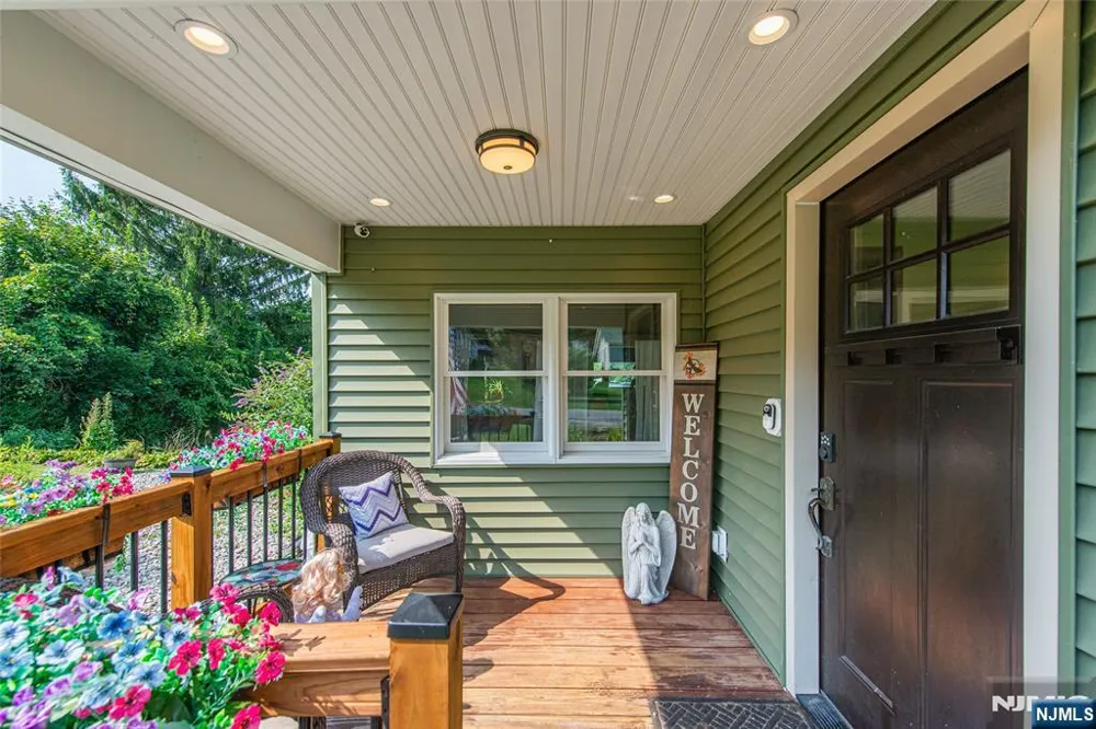 48 Lakeside Avenue Hardyston, NJ 07460