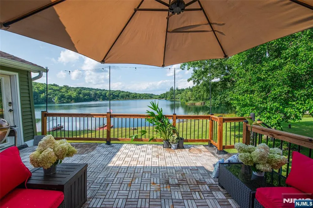 48 Lakeside Avenue Hardyston, NJ 07460