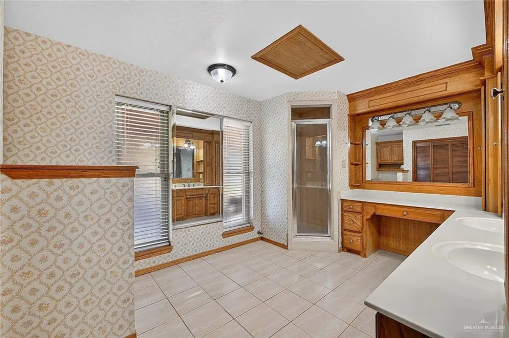 321 W Expressway 83 Penitas, TX 78576