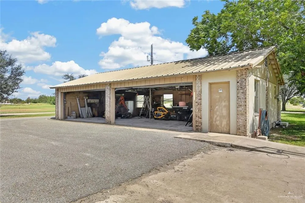 321 W Expressway 83 Penitas, TX 78576