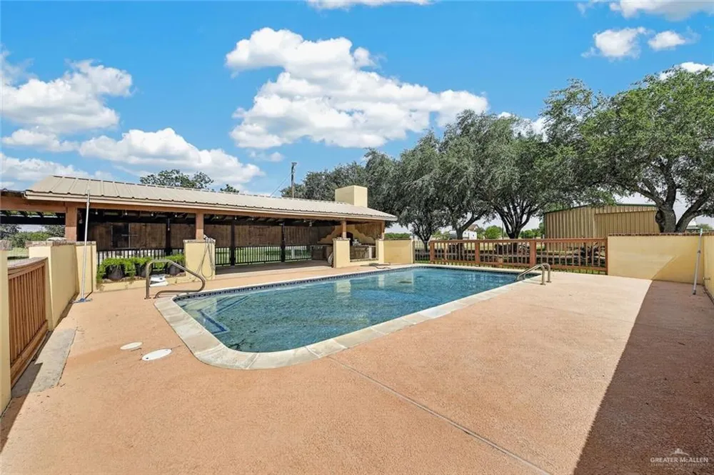 321 W Expressway 83 Penitas, TX 78576