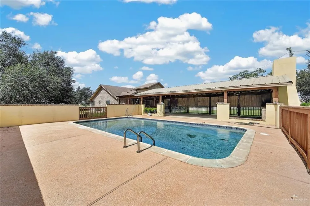 321 W Expressway 83 Penitas, TX 78576