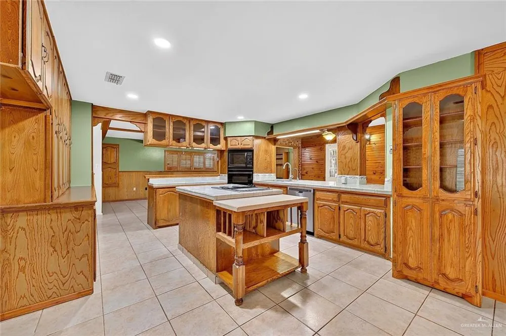 321 W Expressway 83 Penitas, TX 78576