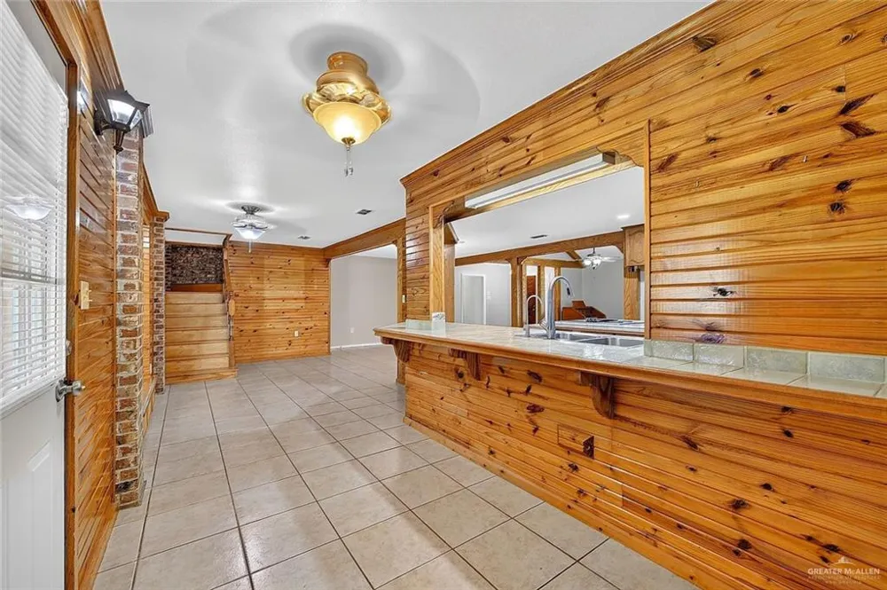 321 W Expressway 83 Penitas, TX 78576