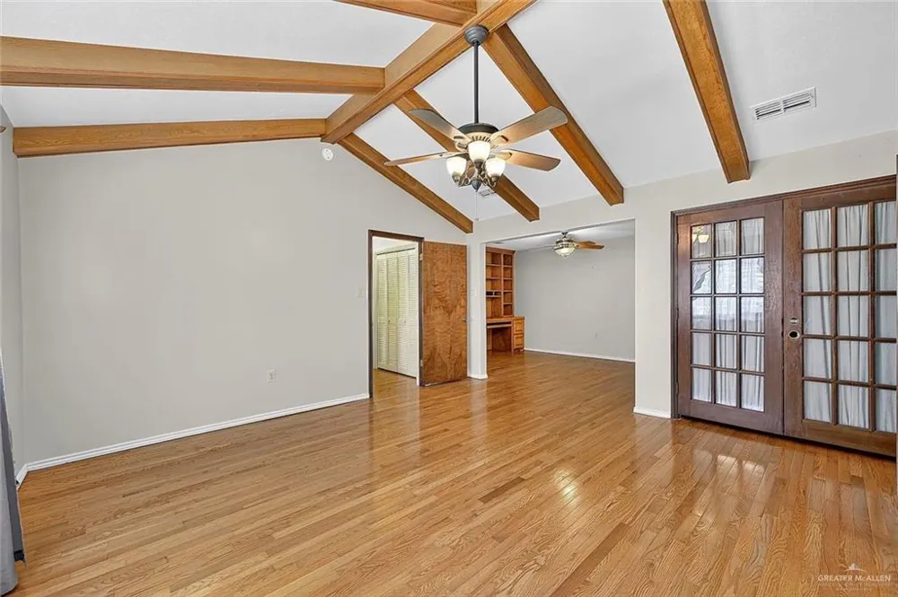 321 W Expressway 83 Penitas, TX 78576